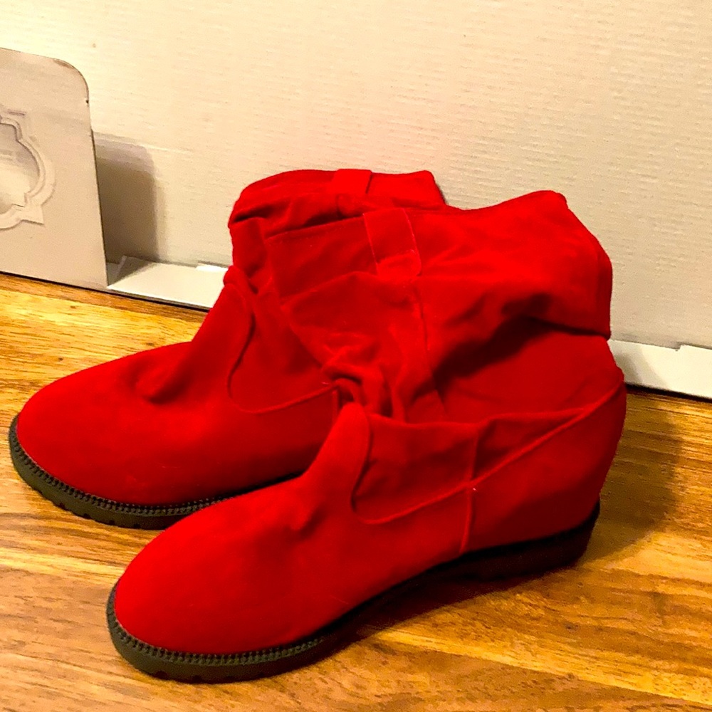 Red suede booties, size 39